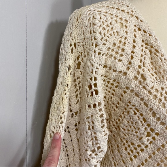 Vintage 90's Diamond Crochet Cream Tunic Cardigan w/ Button-Up Front - Picture 10 of 14